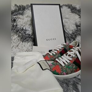Pre -loved Gucci Supreme Ace Strawberry  Sneakers womens SIZE 35